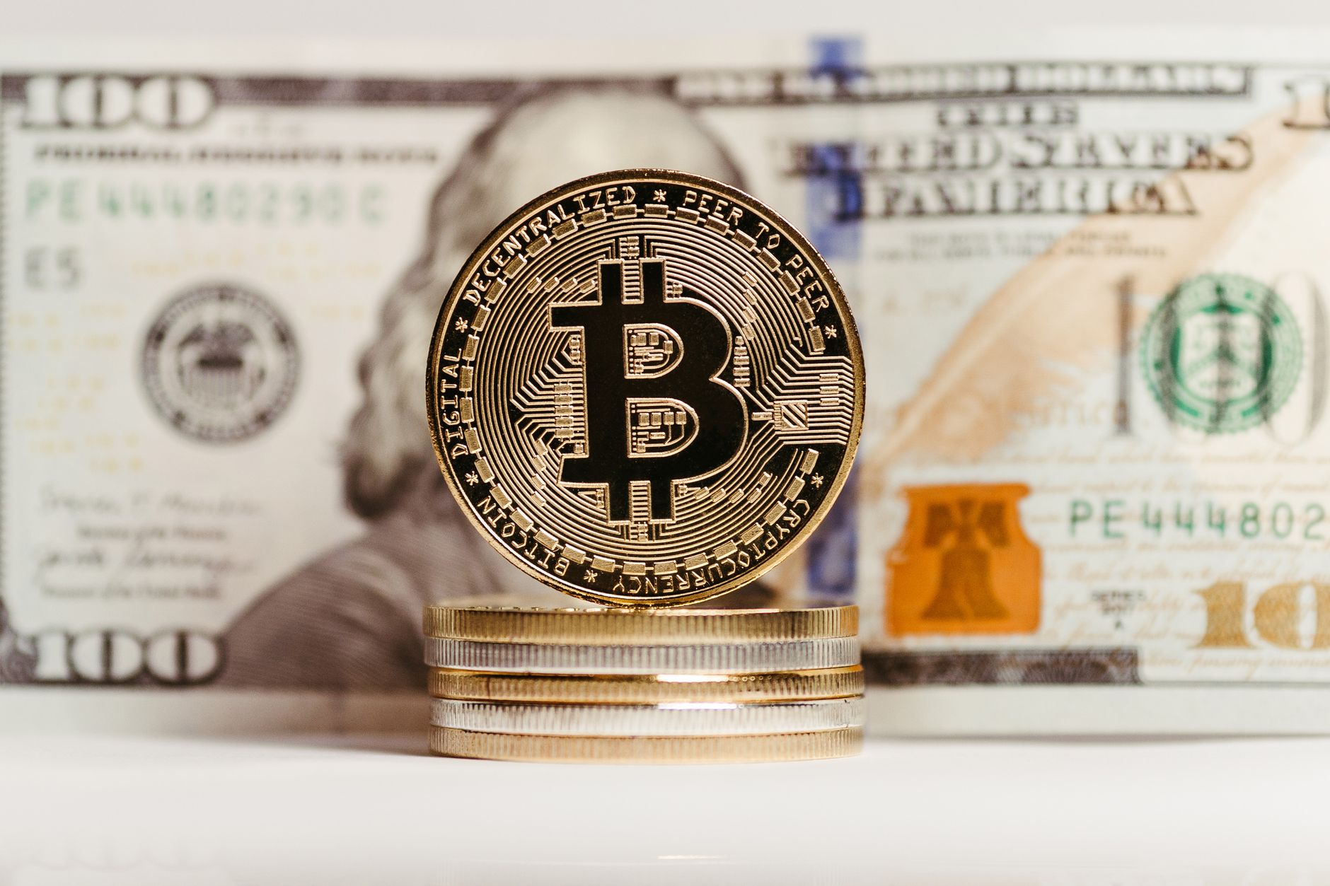 How Stablecoins Challenge Traditional Banking